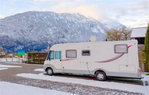 25 ձմեռային RV ճամբարային խորհուրդներ՝ ապահով և տաք պահելու համար
