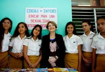 Thanh thiếu niên Cuba đi học nội trú