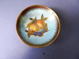 Малка купа Wedgwood luster с дизайн на плодове